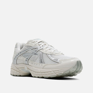 ADRENALINE GTS 10 - WHITE / COCONUT MILK / SMOKE