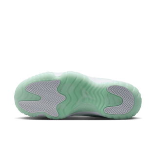WMNS AIR JORDAN 11 RETRO LOW "IGLOO"