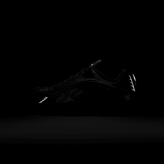WMNS SHOX R4 "TRIPLE BLACK"