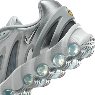 WMNS AIR MAX DN8 - WOLF GREY / METALLIC SILVER