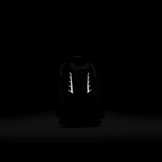 SHOX R4 "TRIPLE BLACK"