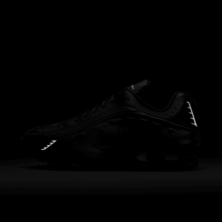 SHOX R4 "TRIPLE BLACK"
