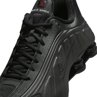 SHOX R4 "TRIPLE BLACK"