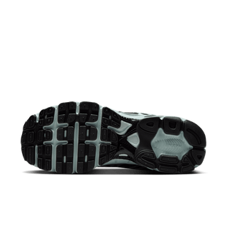 WMNS AIR MAX MOTO 2K - CANNON / GREEN HAZE / METALLIC SILVER
