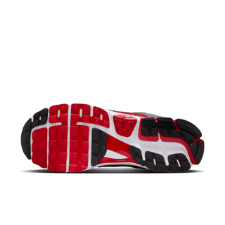 ZOOM VOMERO 5 - METALLIC SILVER / UNIVERSITY RED / BLACK
