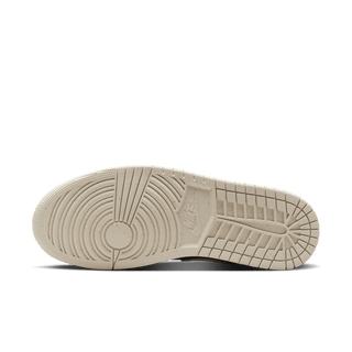 AIR JORDAN 1 LOW SE - MEDIUM OLIVE / LIGHT OREWOOD BROWN