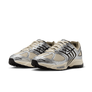 AIR PEGASUS 2K5 - LIGHT KHAKI / METALLIC SILVER