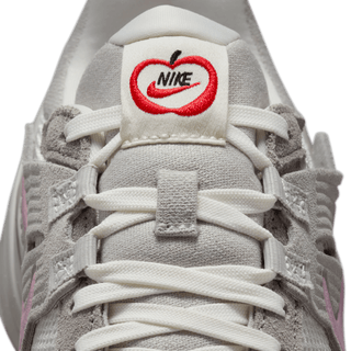 WMNS V2K RUN - SAIL / PINK FOAM