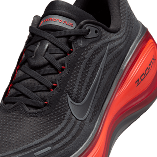 VOMERO PLUS - ANTHRACITE / BRIGHT CRIMSON