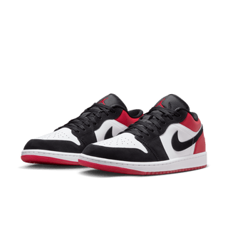 AIR JORDAN 1 LOW SE "BLACK TOE"