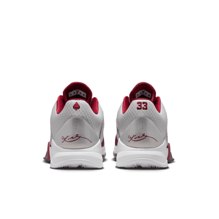 KOBE V PROTRO "METALLIC SILVER / TEAM RED"