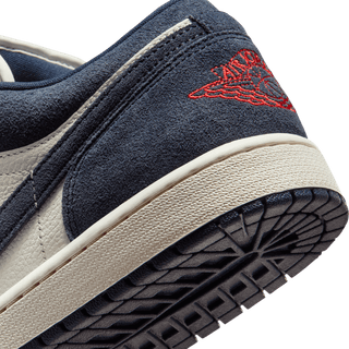 AIR JORDAN 1 LOW SE - OBSIDIAN / UNIVERSITY GOLD