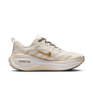 WMNS VOMERO PLUS - SUMMIT WHITE / DARK HAZEL