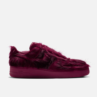 AIR FORCE 1 QS "PONY HAIR TEAM RED"