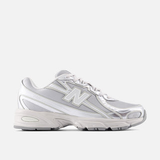 740 - METALLIC SILVER 877 C