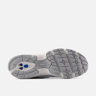 740 - METALLIC SILVER 877 C