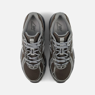 740 - BLACK METALLIC / CASTLEROCK
