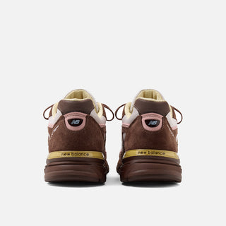 990V4 MADE IN USA "PUMPERNICKEL"