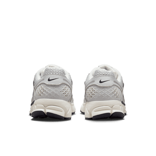 WMNS ZOOM VOMERO 5 "PHOTON DUST"