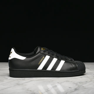 SUPERSTAR FOUNDATION - BLACK / WHITE